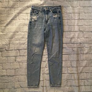 American eagle outfitters women 2 stretch ripped distressed blue jeans